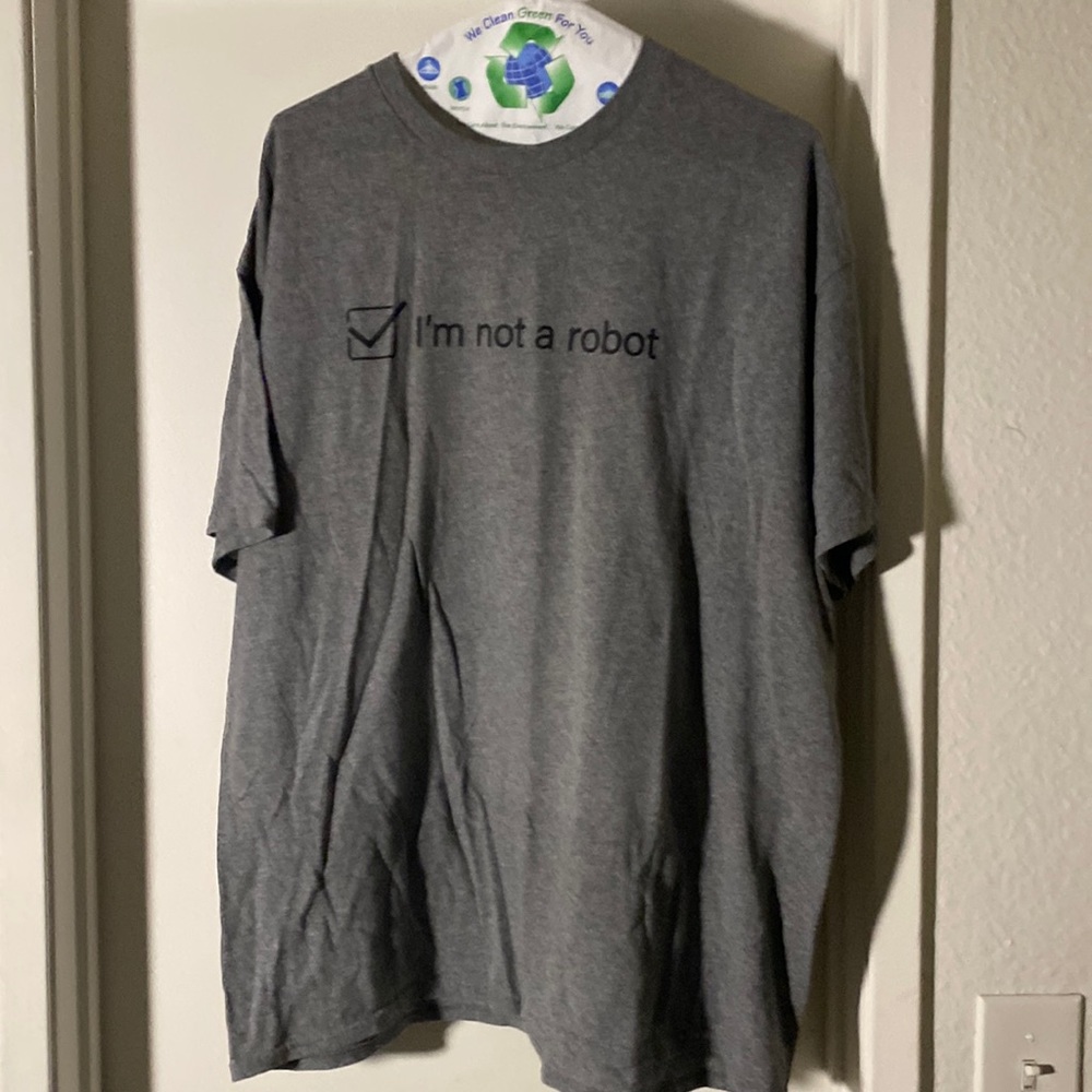 Grey I’m not a robot tshirt